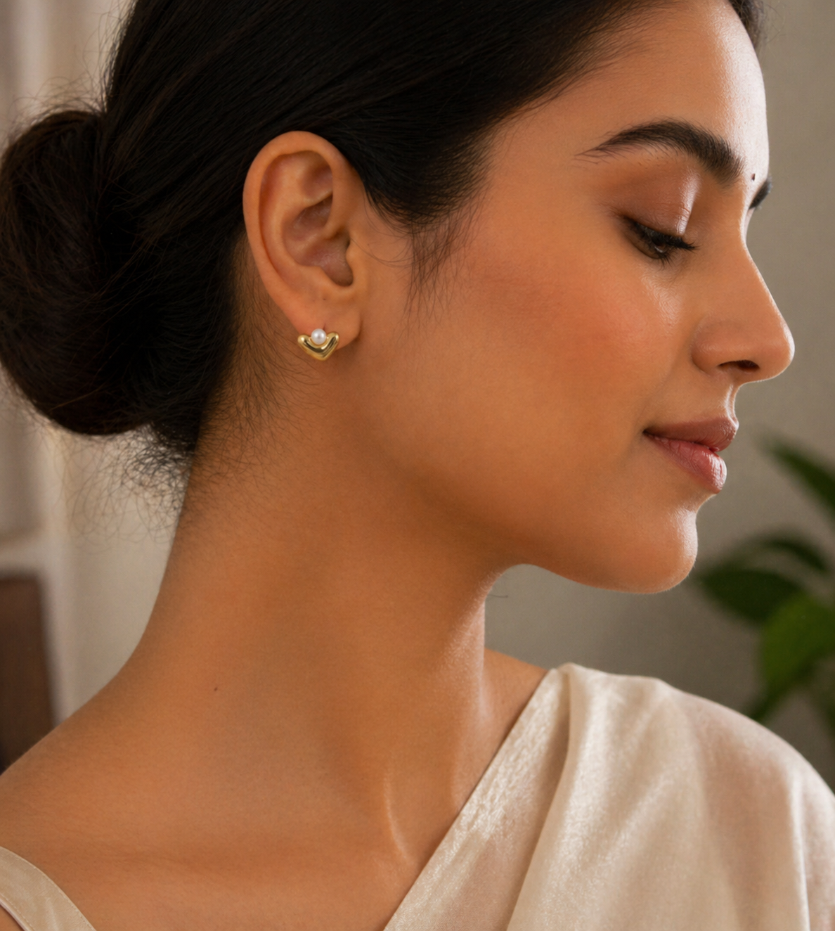Gold-Plated Heart Design Pearl Stud Earrings