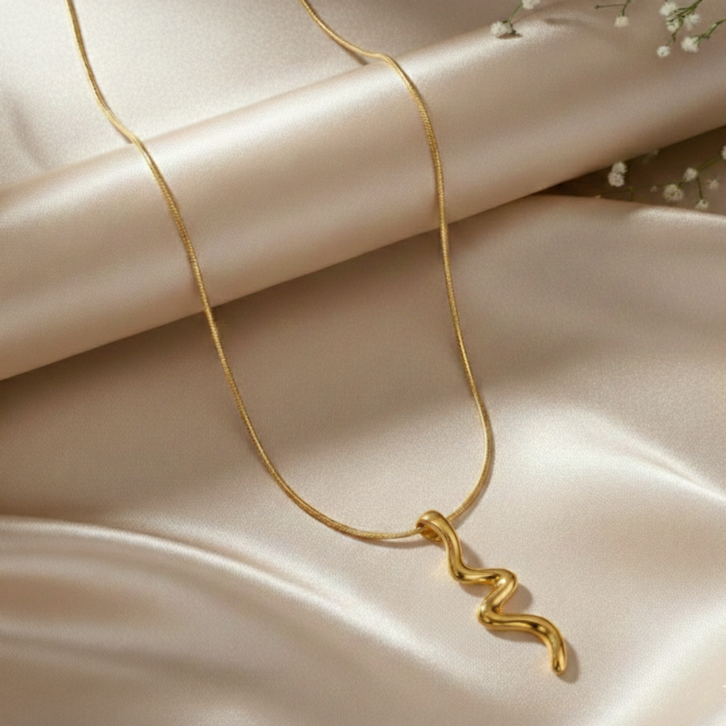 Minimal Gold Wave Pendant Necklace | Trendy Gold Chain